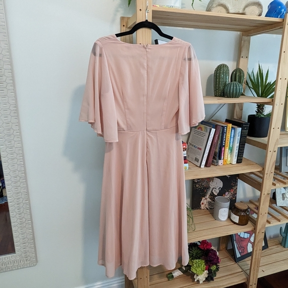 Boohoo Flutter sleeve dress size 6 - Picture 5 of 5